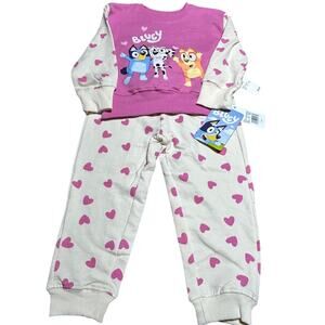 Bluey NWT Toddler girls 2-piece Valentine's fleece sweatshirt and pant set